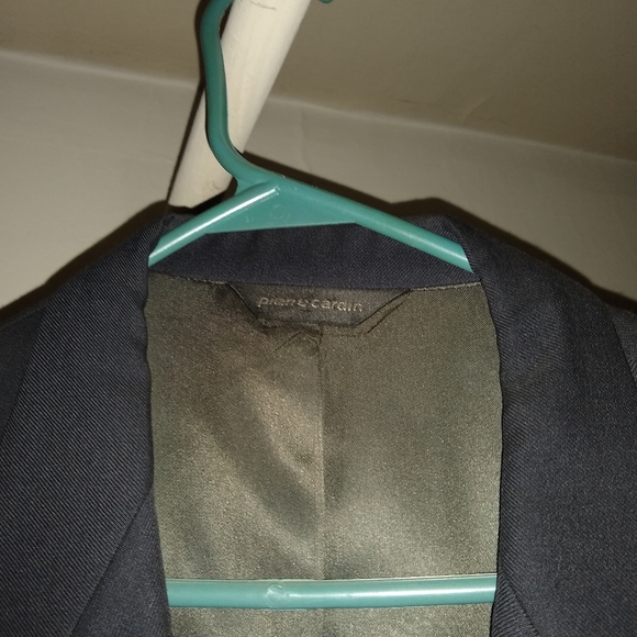 Blazer ( Covid-19 free home) - Picture 4 of 4